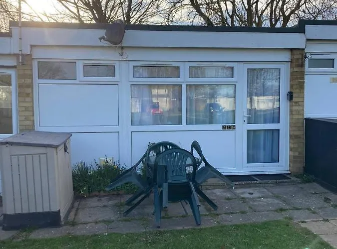 218 - 2 Bed Chalet, Belle Aire, Beach Road, Hemsby, Nr29