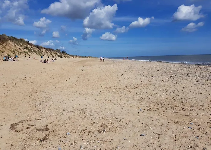 218 - 2 Bed Chalet, Belle Aire, Beach Road, Hemsby, Nr29