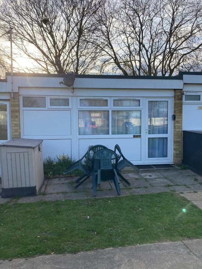 218 - 2 Bed Chalet, Belle Aire, Road, Hemsby, Nr29 *